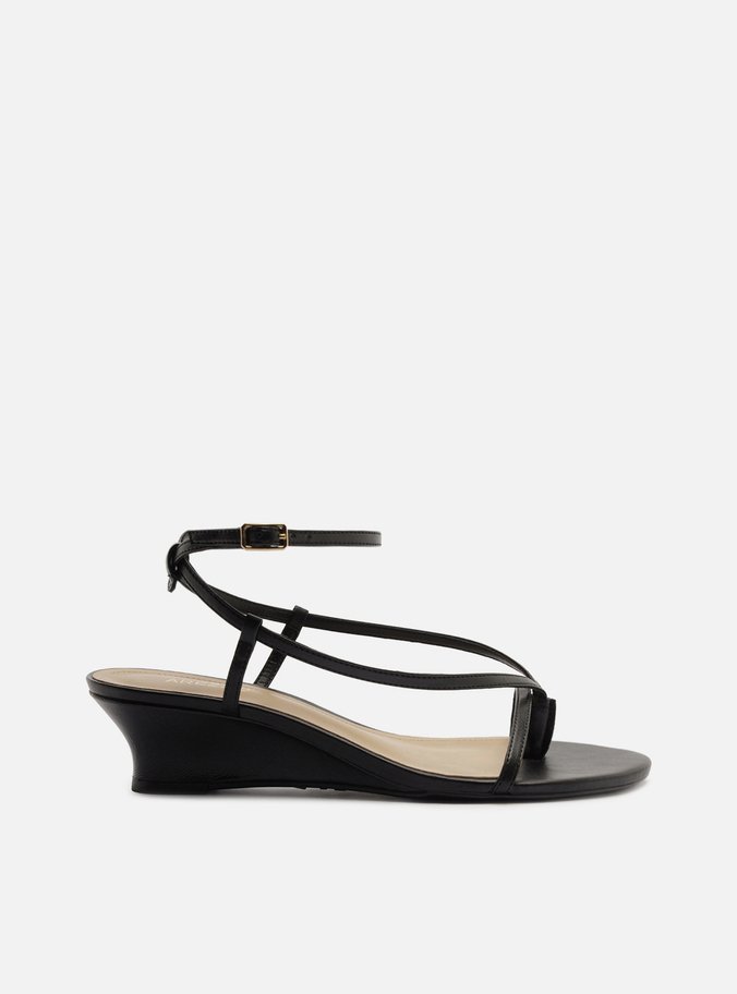 Sandália Preta Salto Baixo Anabela Tiras Finas