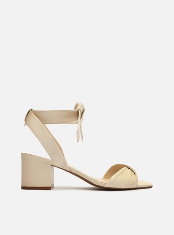 Arezzo — Sandália Off-White Couro Salto Médio Bloco Lace Up