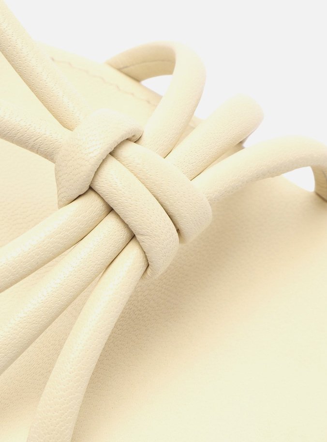 Sandália Off-White Bloco Bico Quadrado Tiras