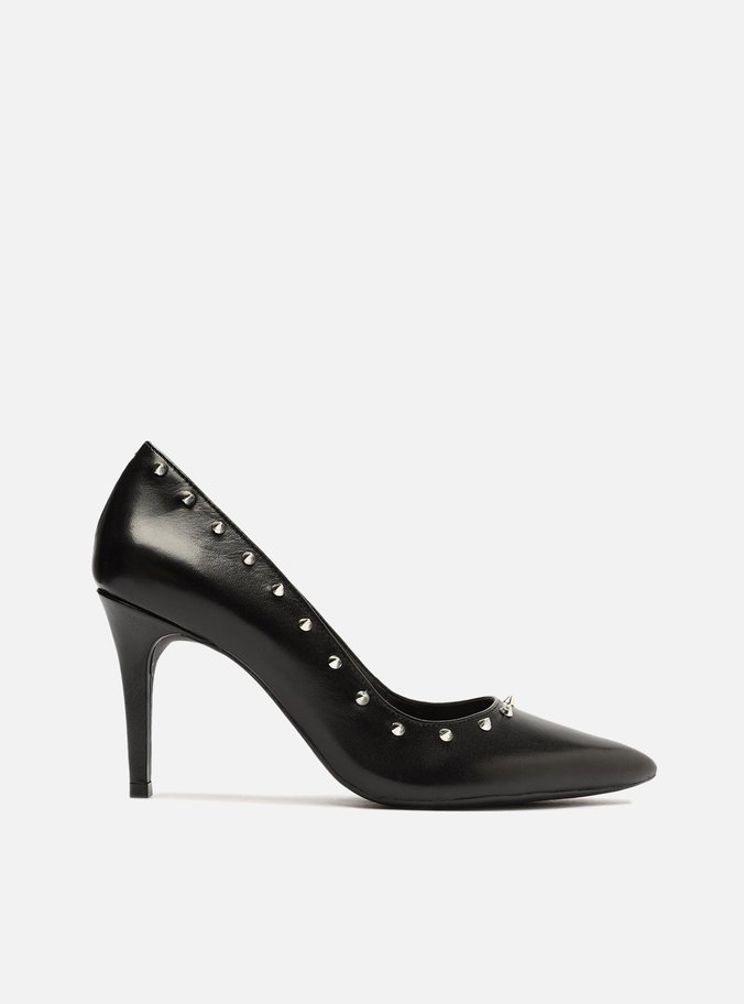 Scarpin Preto Couro Bico Fino Spikes