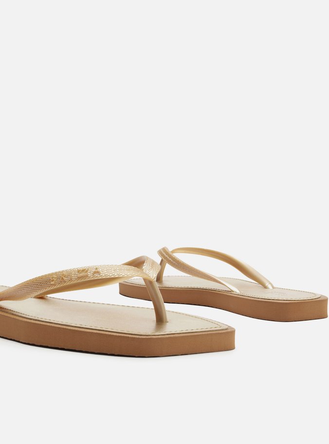 Chinelo Metalizado Bico Quadrado Brizza
