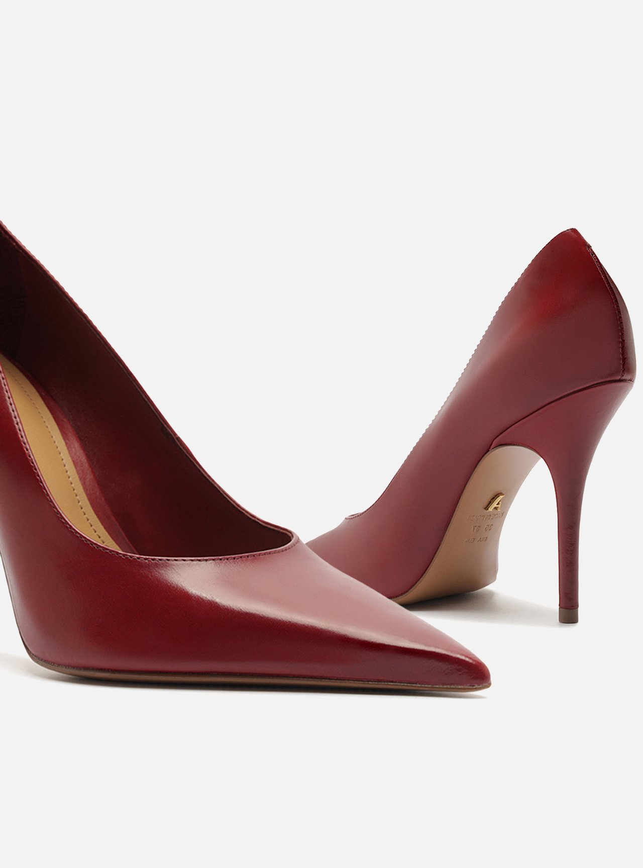 Scarpin Vermelho Couro Salto Fino — foto 4