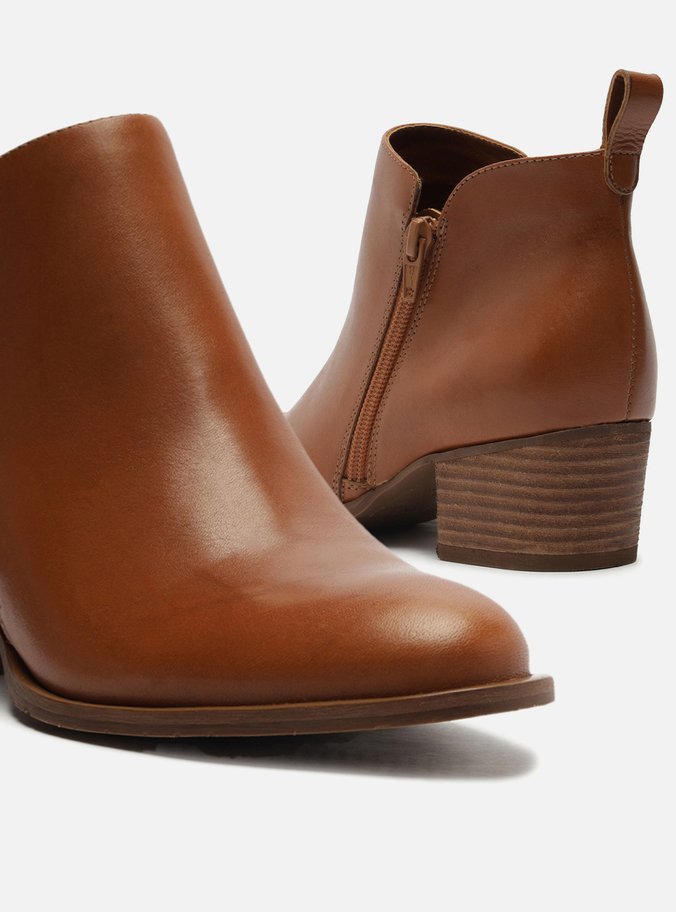 Bota Marrom Couro Cano Curto Salto Baixo Zíper