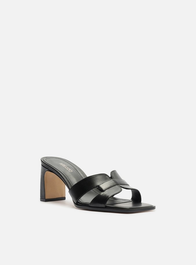 Mule Preto Couro Bico Quadrado Tira Vazada