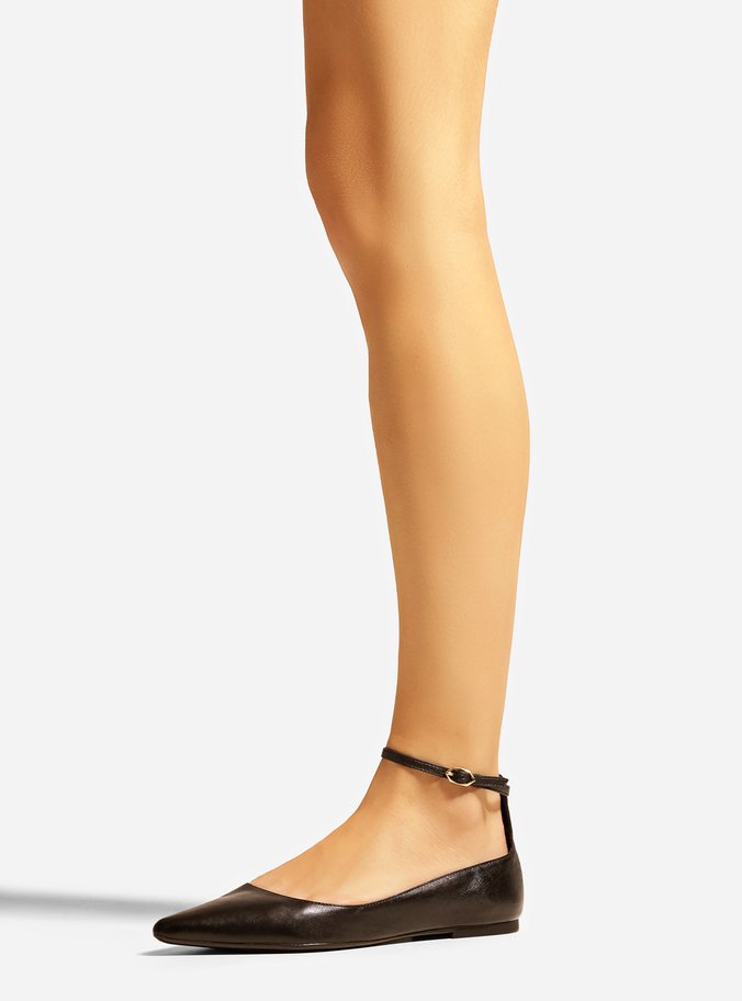 Sapatilha Preta Couro Bico Fino Madison Arezzo