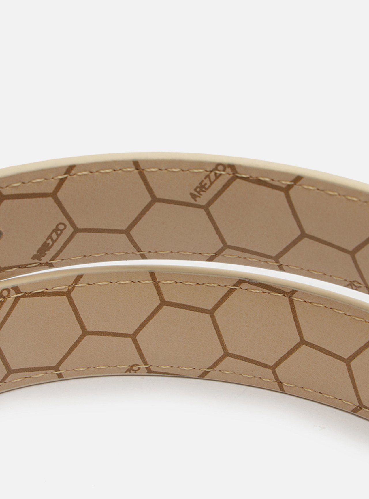 Cinto Off White Couro Médio Fivela Oval Dourada — foto 5