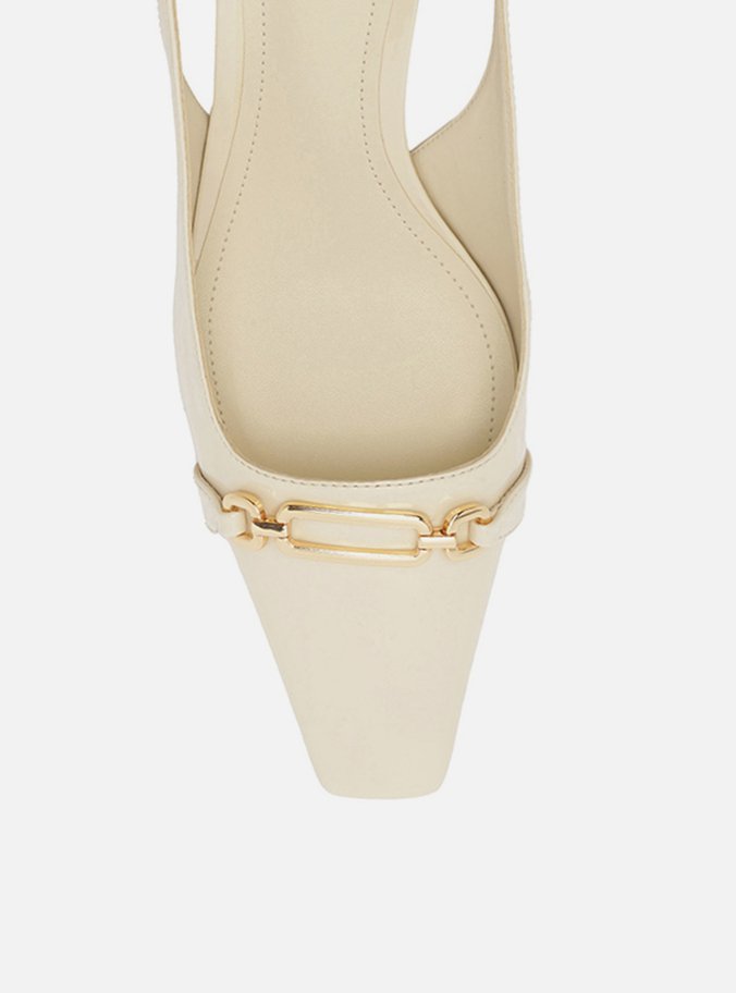 Scarpin Branco Verniz Salto Baixo Slingback Metal