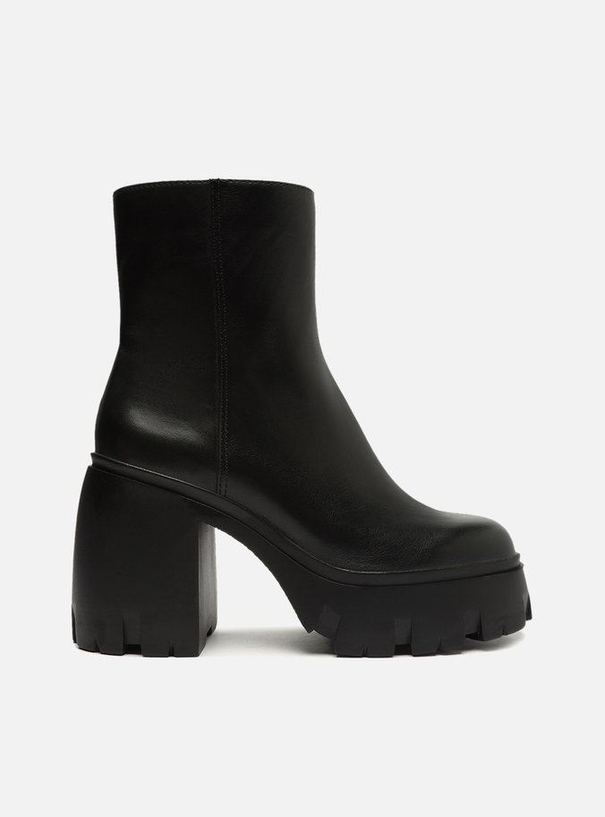 Bota Preta Couro Cano Médio Salto Bloco Tratorada