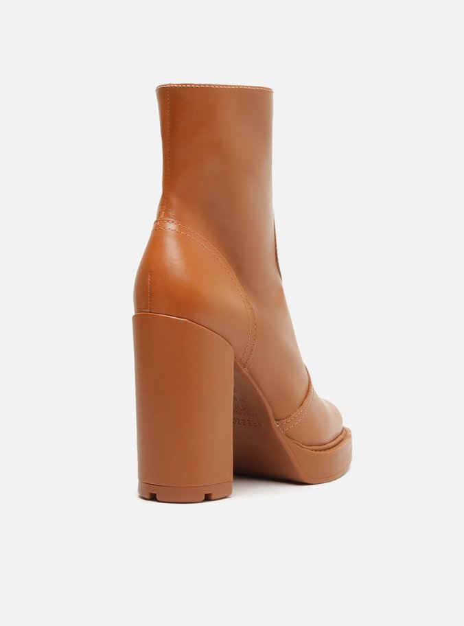 Bota Marrom Couro Cano Médio Salto Bloco Detalhe