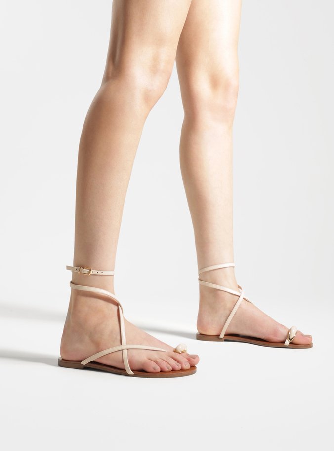 Rasteira Off White Couro Dedeira Pedra