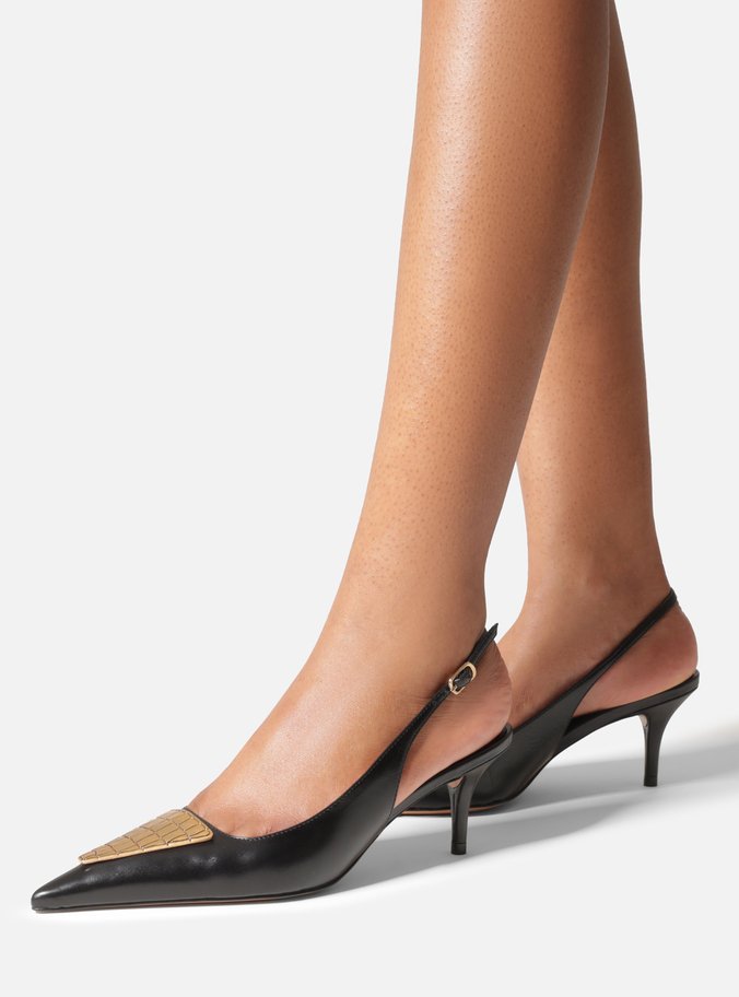 Scarpin Preto Couro Salto Fino Metais Slingback