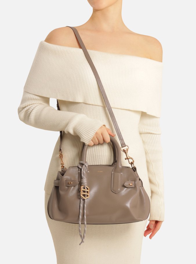 Bolsa Tote Cinza Couro Média Bag Charm Metal