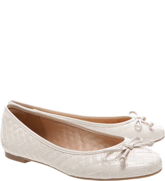 Sapatilha Off White Verniz Matelassê