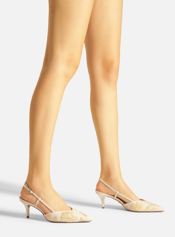 Scarpin Branco Salto Kitten Slingback Bordado