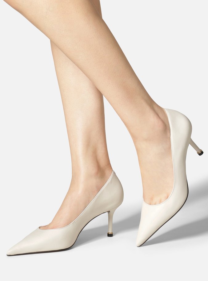 Scarpin Branco Couro Salto Fino