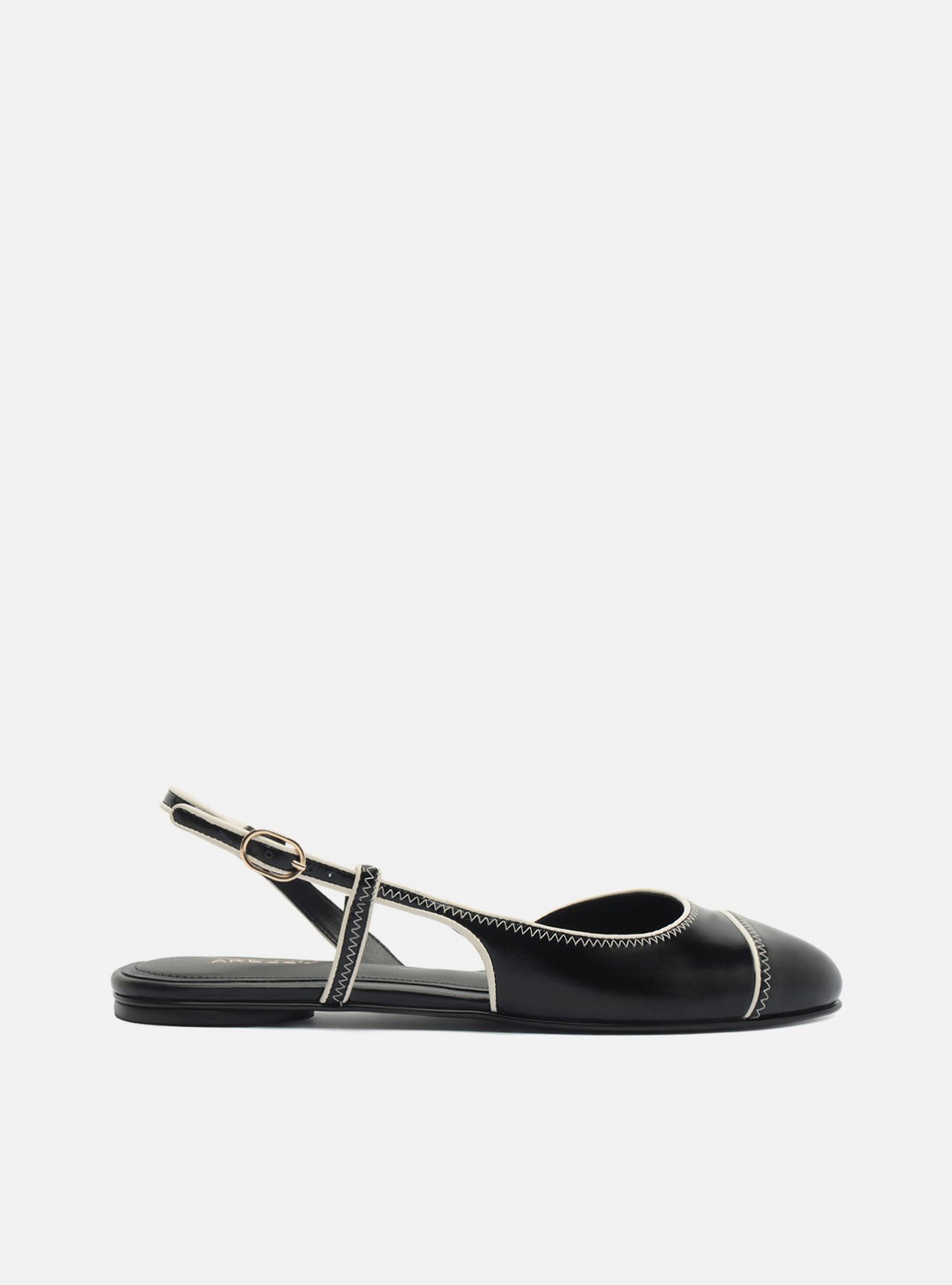 Sapatilha Preta Bico Redondo Fivela Slingback — foto 1