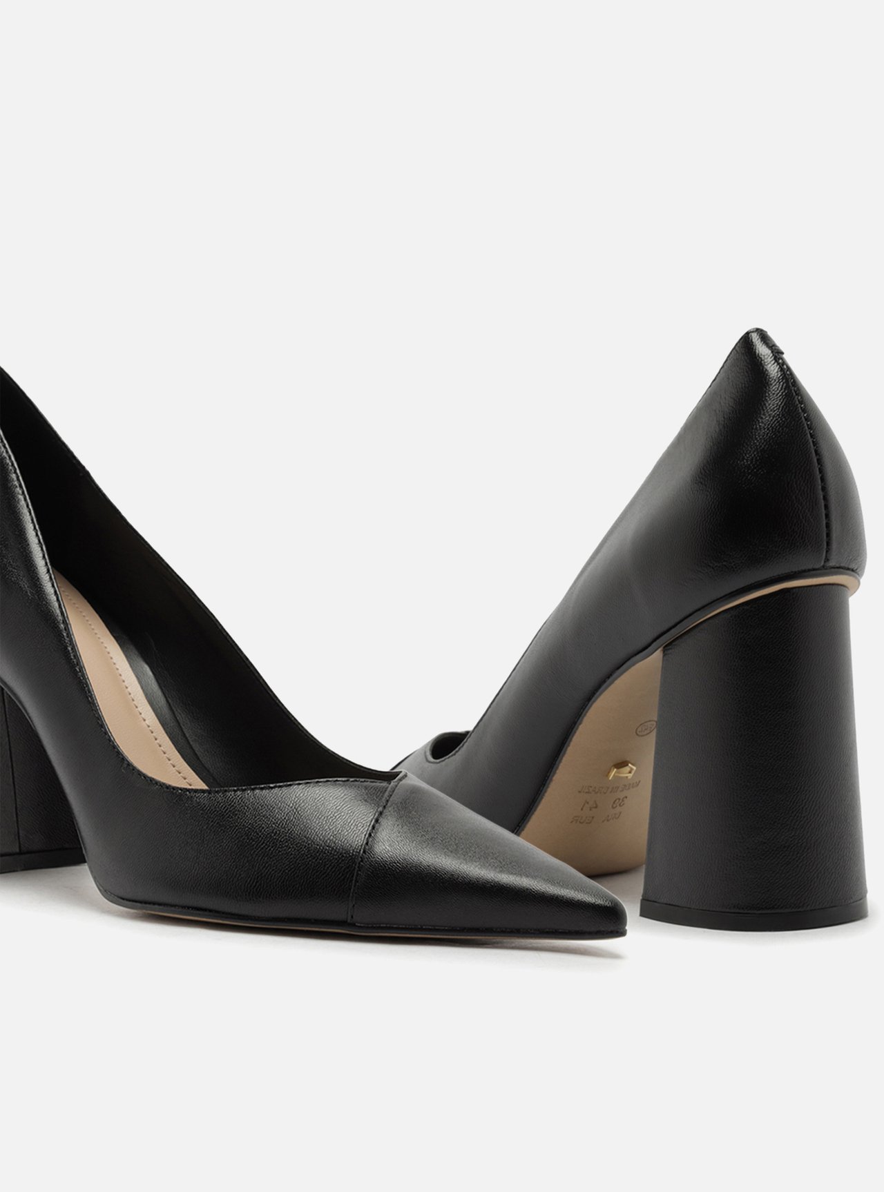 Scarpin Fechado Preto Salto Alto — foto 4