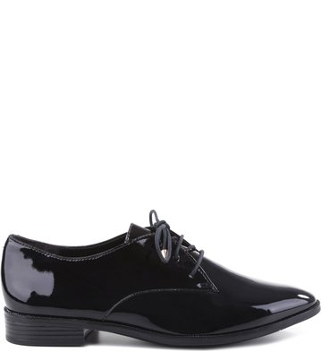 Oxford Bico Afinado Verniz Preto
