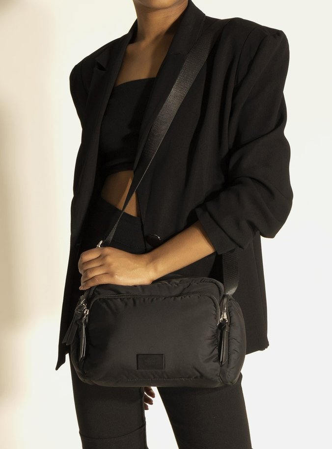 Bolsa Tiracolo Preta Nylon Média Bolso