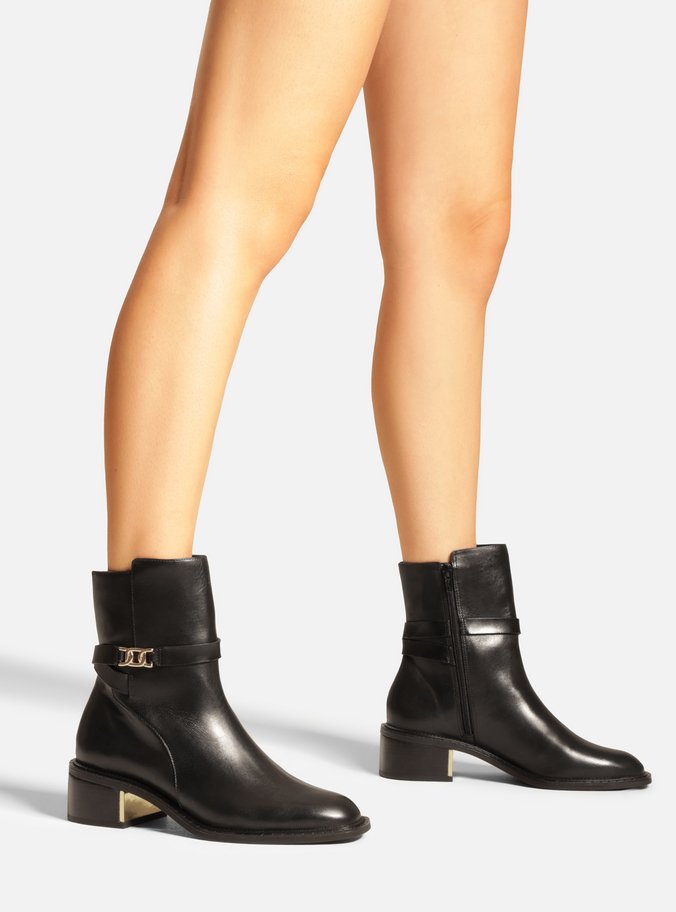 Bota Preta Couro Cano Curto Tira Metal