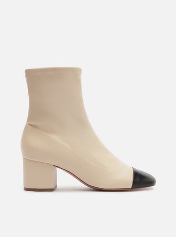 Arezzo — Bota Branco Cano Médio Liso Cap Toe