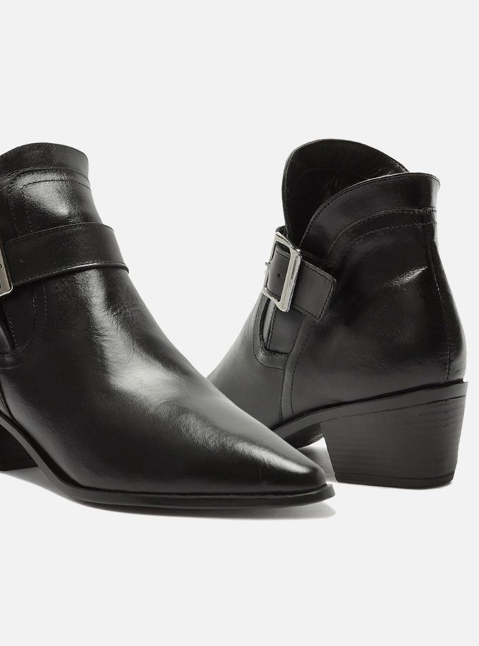 Bota Preta Couro Cano Curto Bico Fino Fivela