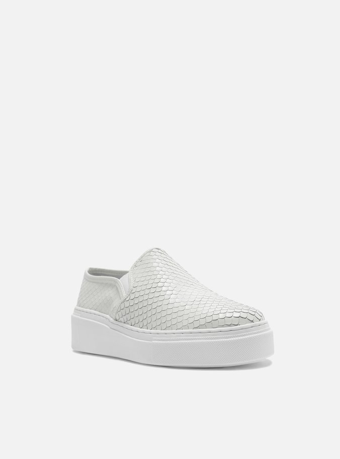 Slip On Branco Sola Alta Bico Redondo