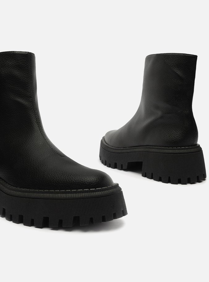 Bota Preta Cano Médio Tratorada Zíper