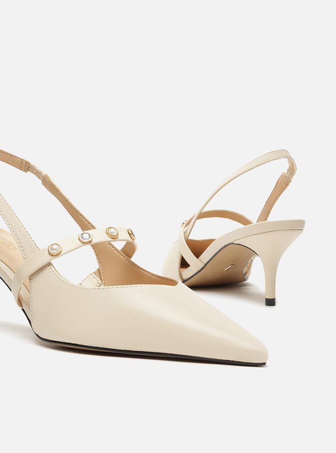 Scarpin Off-White Couro Salto Fino Slingback Aplicação