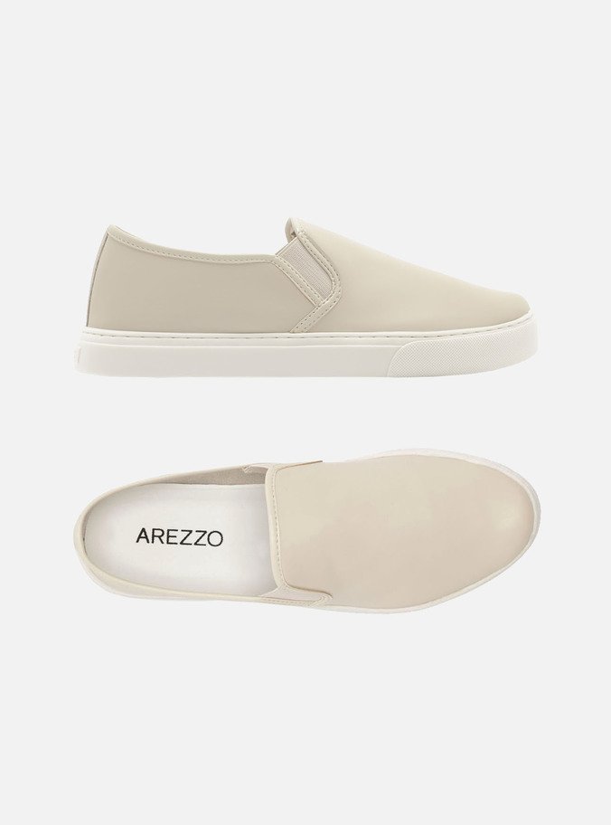 Slip On Off-White Bico Redondo