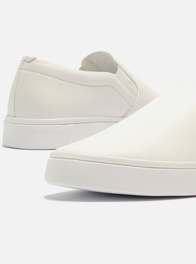 Tênis Slip On Branco Couro Básico