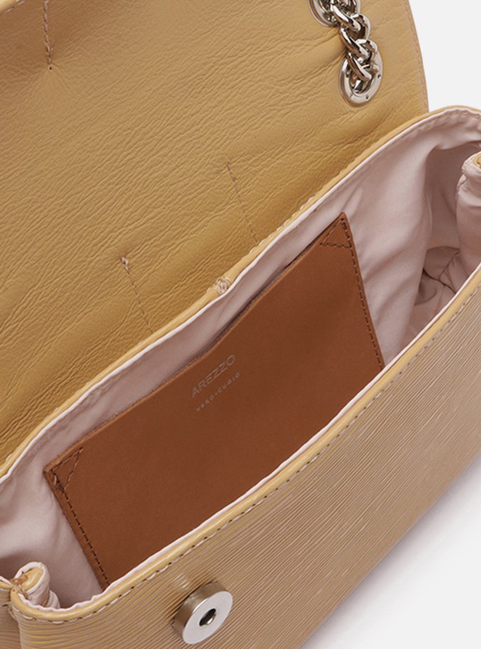 Bolsa Tiracolo Bege Couro Média Lapela Metal