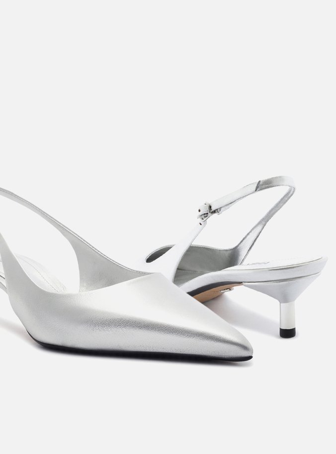 Scarpin Prata Salto Kitten Slingback