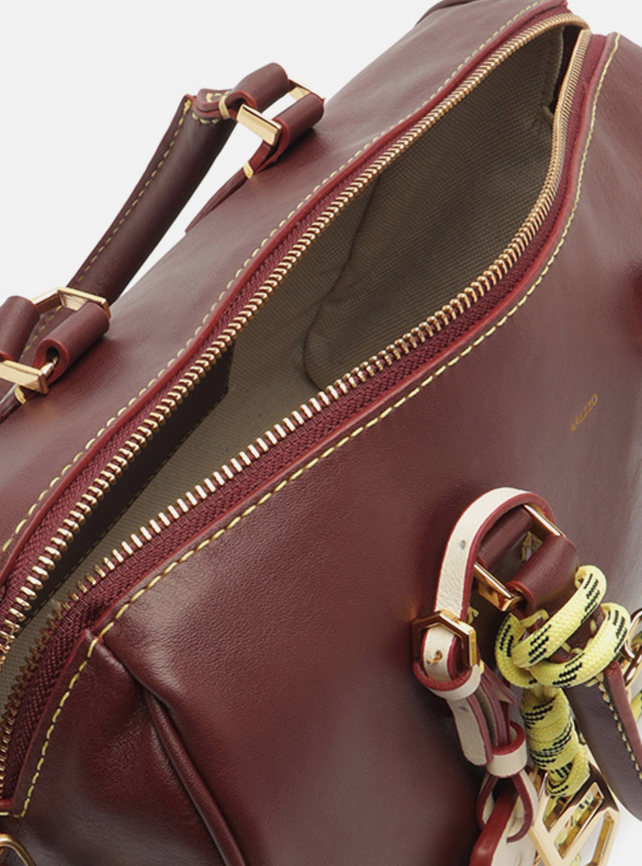 Bolsa Bowling Bordô Couro Média Alça Corrente — foto 4