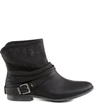 Bota Perfurada Preta