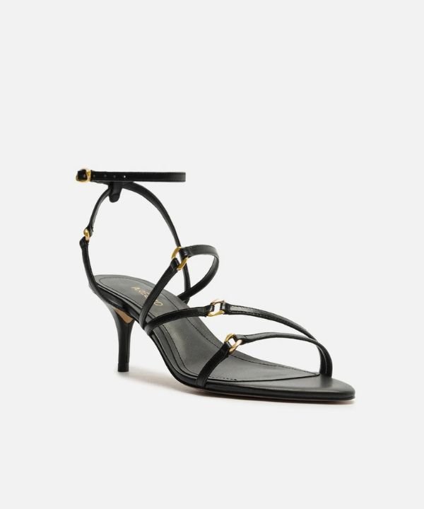 Sandálias femininas em promoção