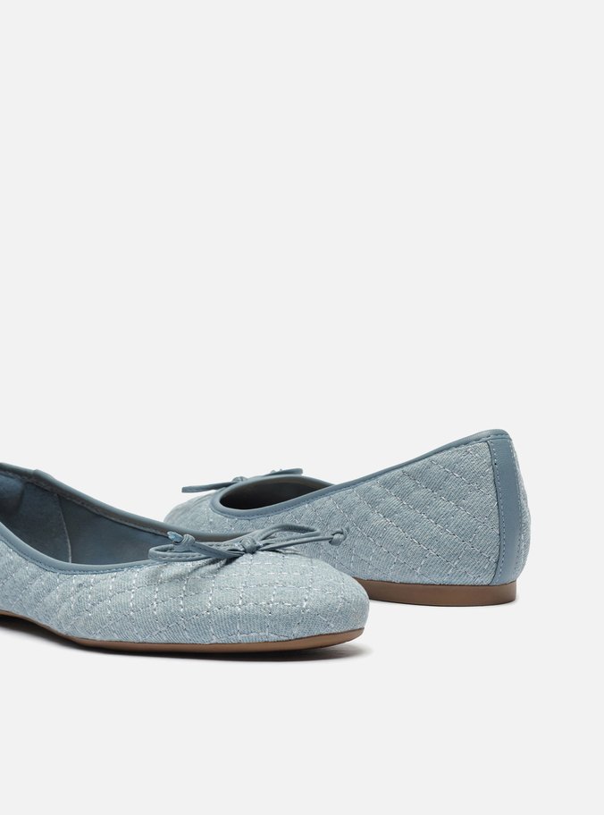 Sapatilha Jeans Matelassê Bico Redondo