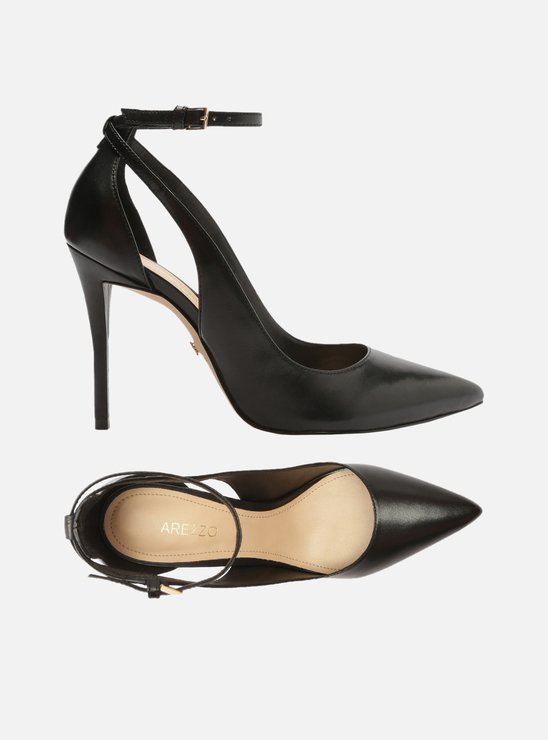 Scarpin Preto Couro Bico Fino Recorte