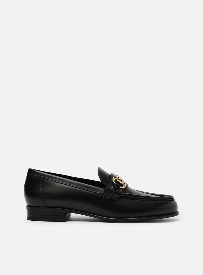 Mocassim Preto Couro Tira Bridão Metálico