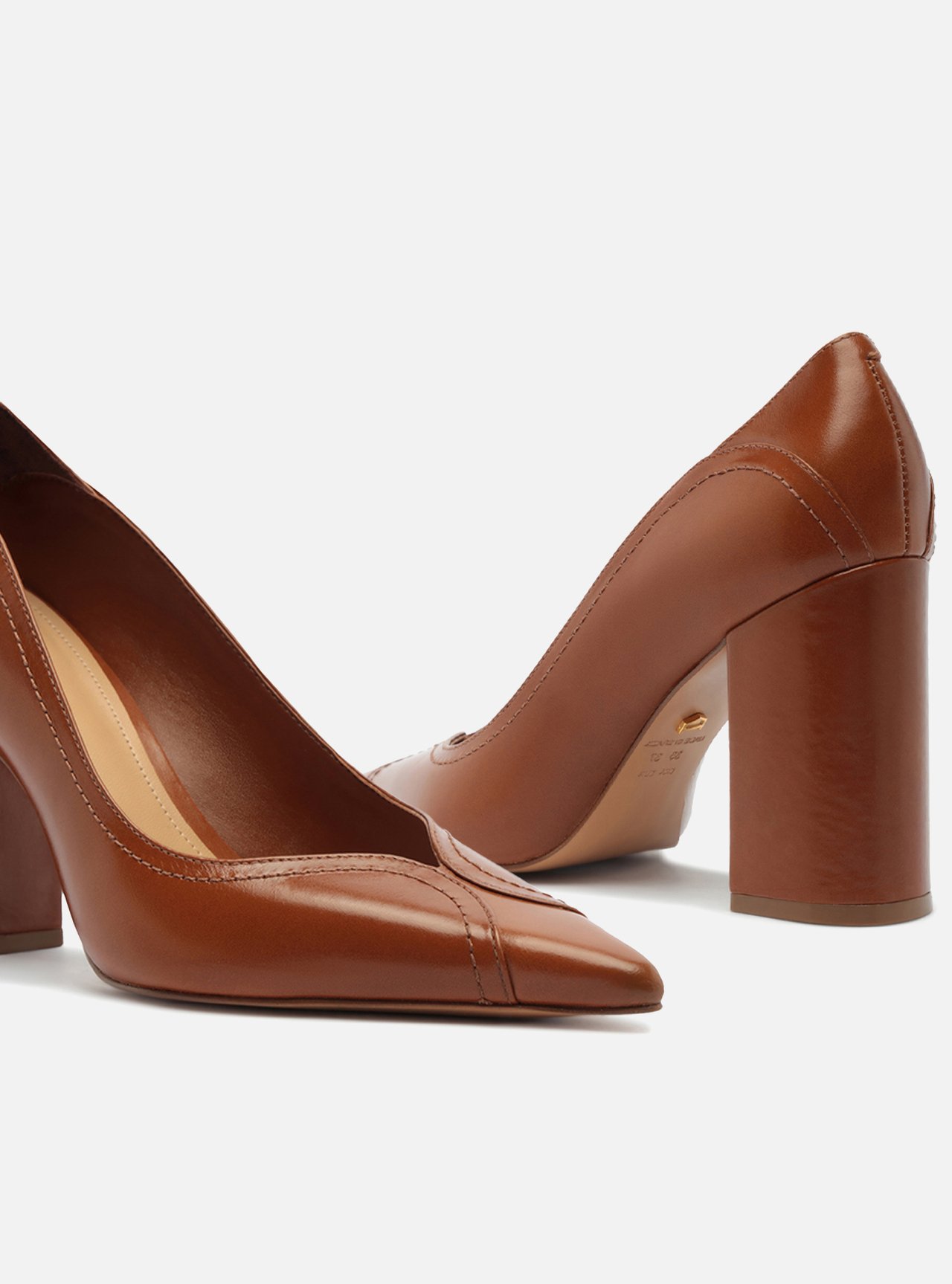Scarpin Marrom Salto Bloco — foto 4