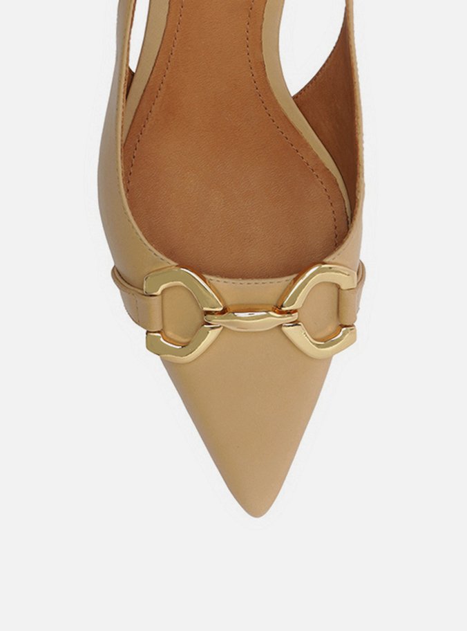 Scarpin Nude Couro Bico Fino Slingback Metal