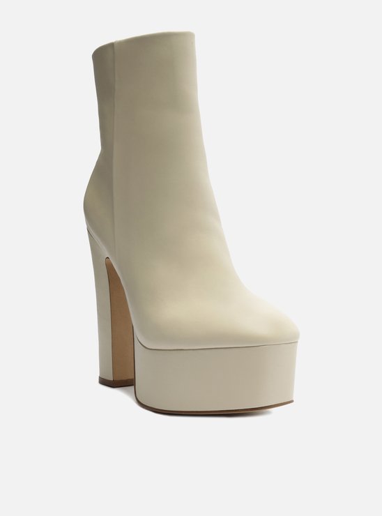 Bota Off-White Couro Cano Curto Meia Pata Madison
