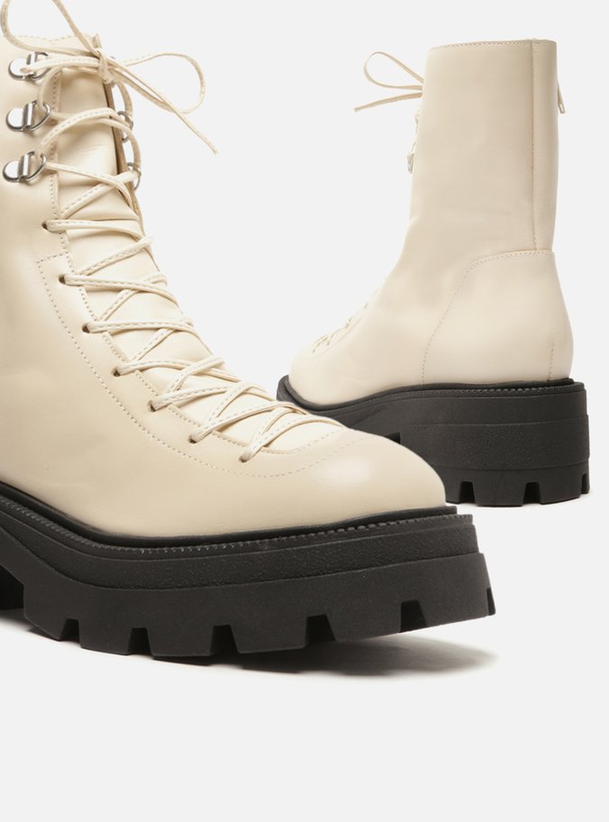 Coturno Off-White Couro Cano Médio Tratorado Harper