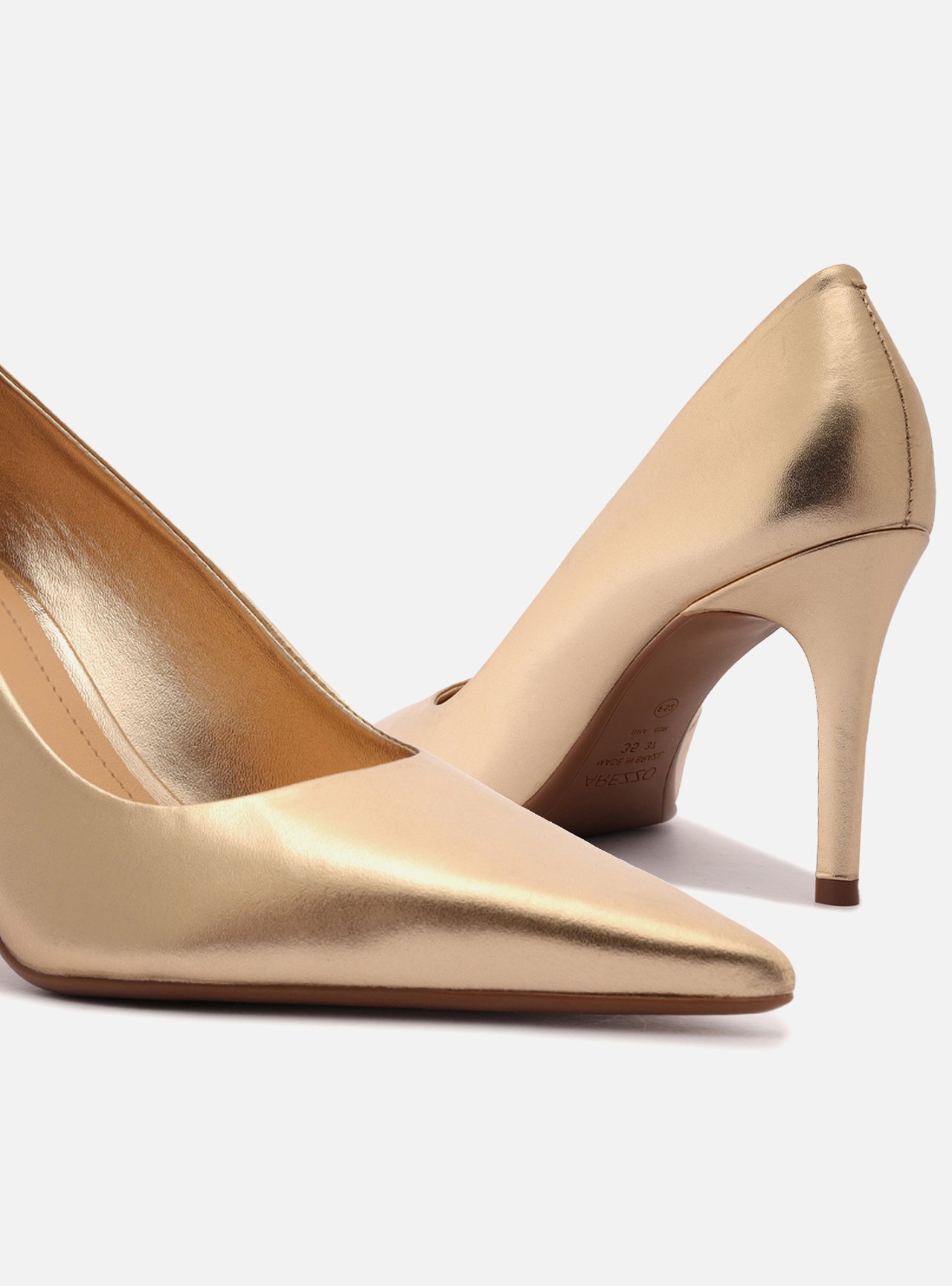 Scarpin Dourado Couro Salto Médio Fino Metalizado — foto 4