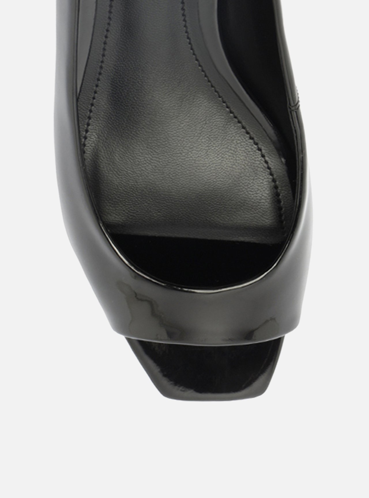 Scarpin Preto Verniz Salto Bloco Metais — foto 5