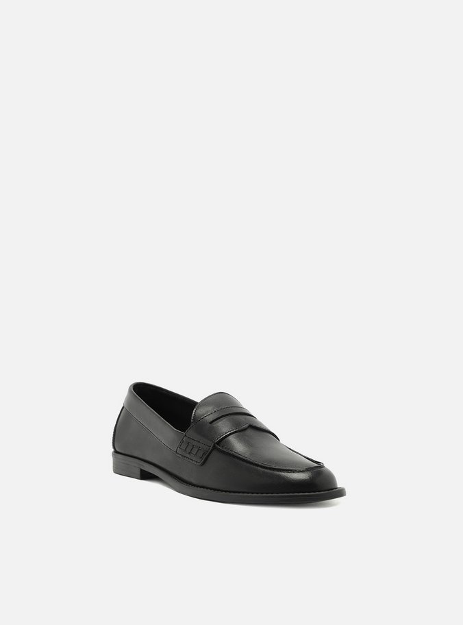 Mocassim Preto Couro Bico Redondo Tira