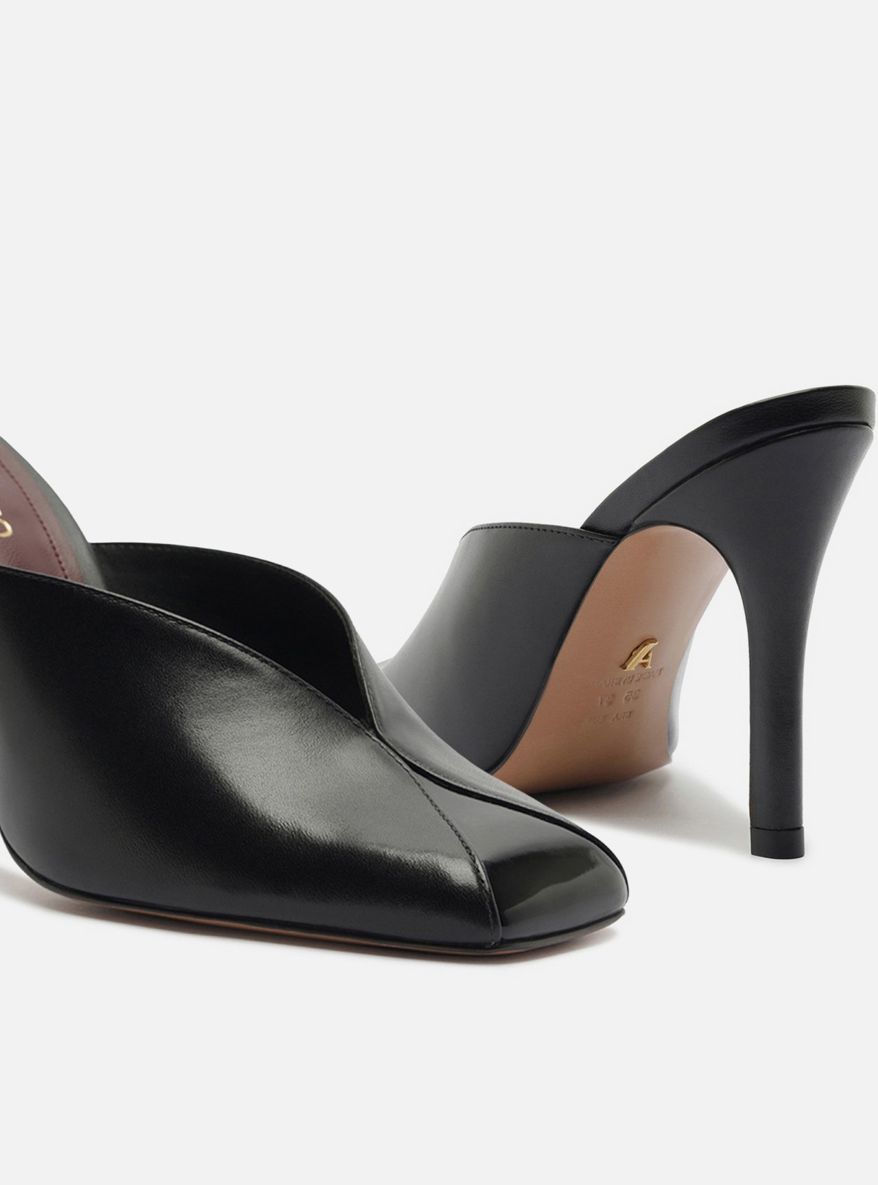 Mule Preta Salto Fino Cap Toe — foto 4