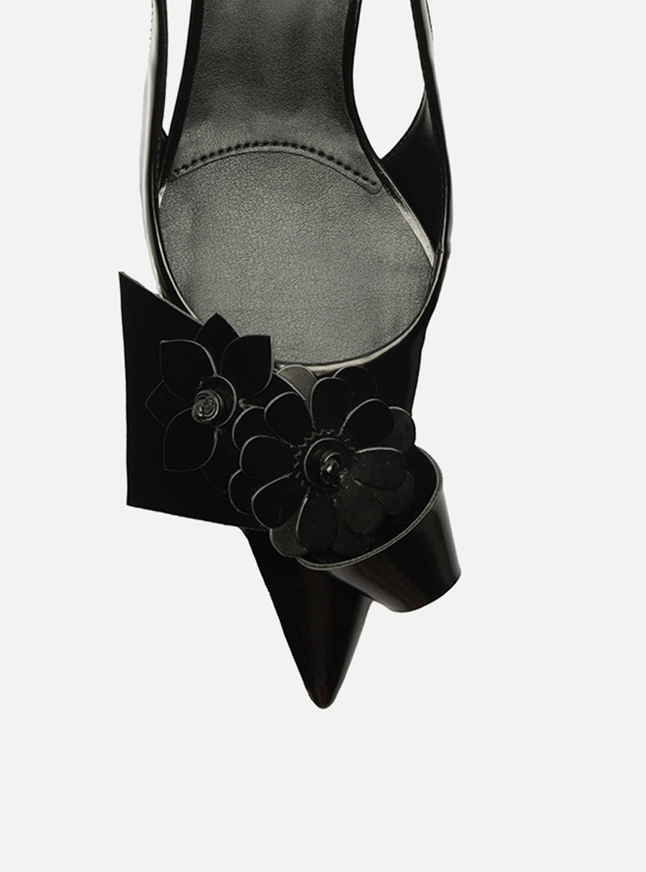 Scarpin Preto Bico Fino Slingback Flores — foto 5