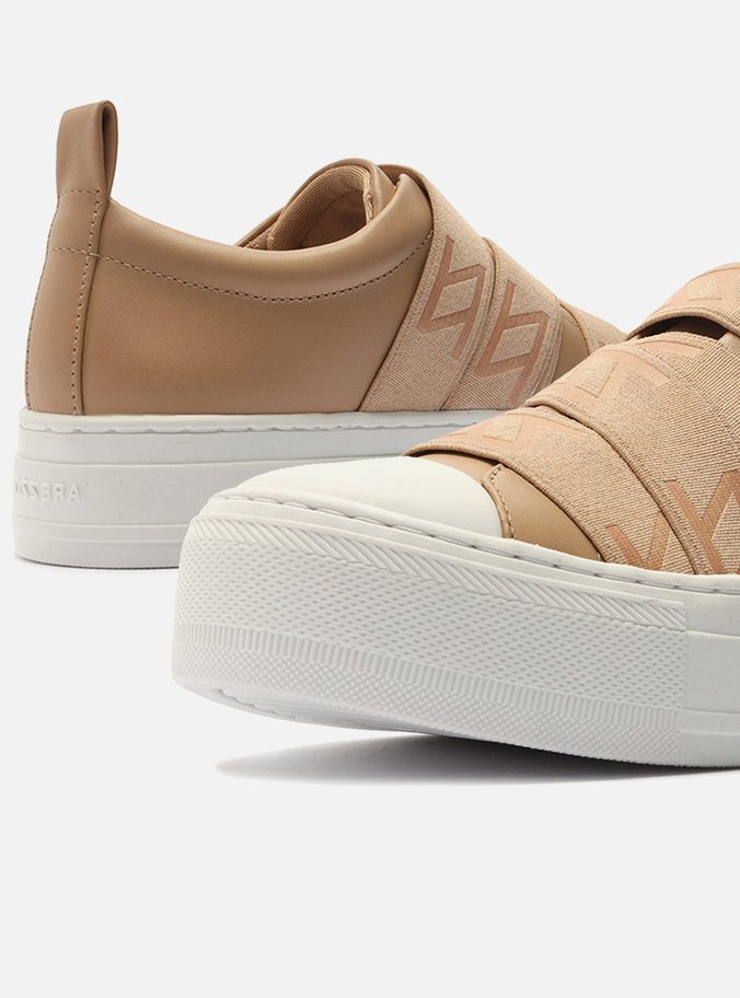 Slip On Bege Couro Flatform Elásticos