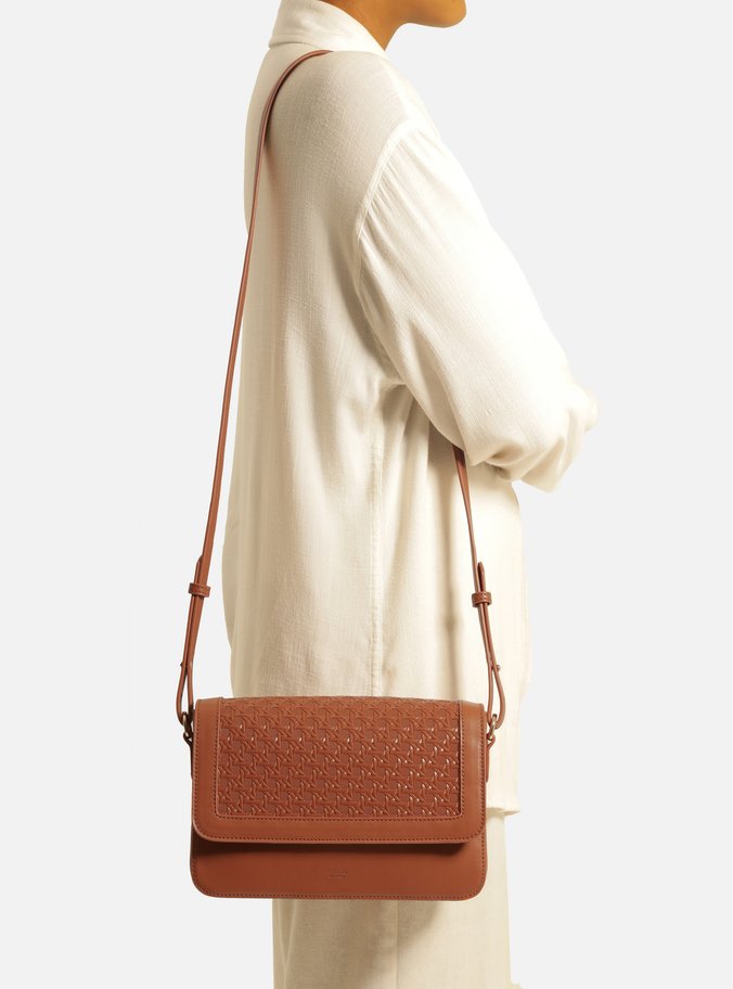 Bolsa Tiracolo Marrom Pequena Tressê Moldura